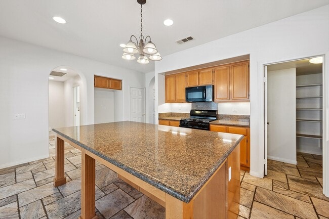 Building Photo - 84126 Canzone Dr