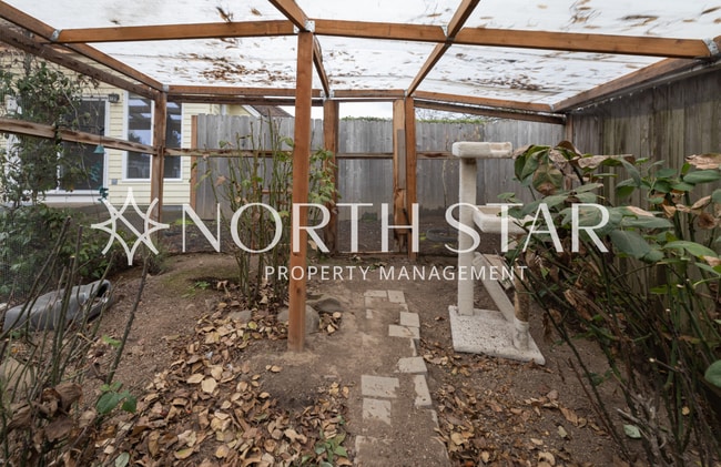 Building Photo - Gardener's Paradise