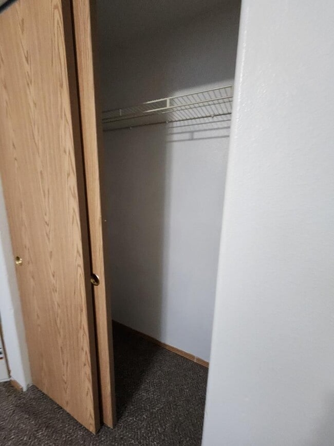 Building Photo - 3 Bdrm/2 Bath Single Level