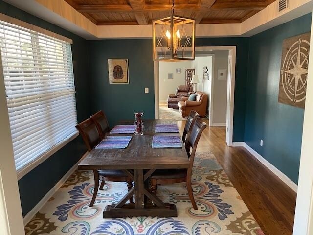 Building Photo - 2002 Greenwood Dr