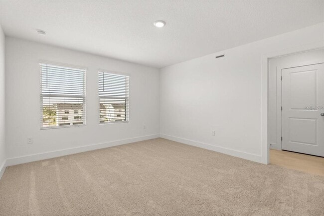 Building Photo - 15489 Hamlin Pk Dr