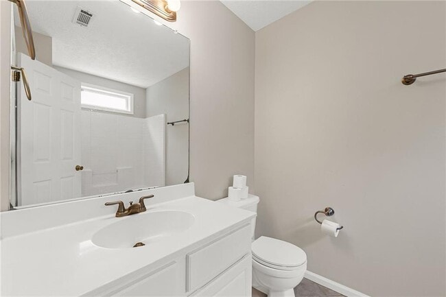 Building Photo - 370 Manor Glen Dr