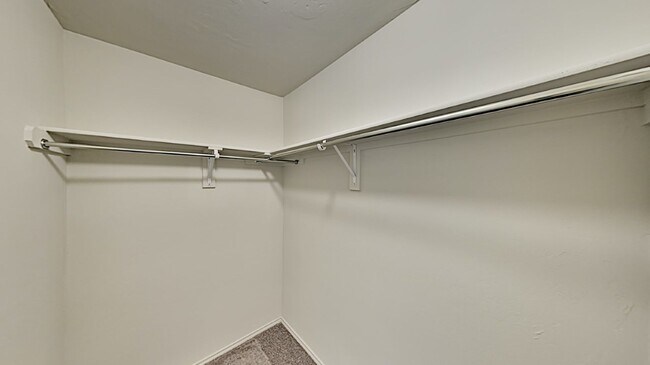 Building Photo - Very Nice 3 Bedroom 2 Bath Home in Yukon Schools