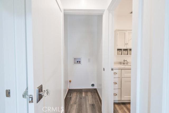 Building Photo - 553 N Olive St