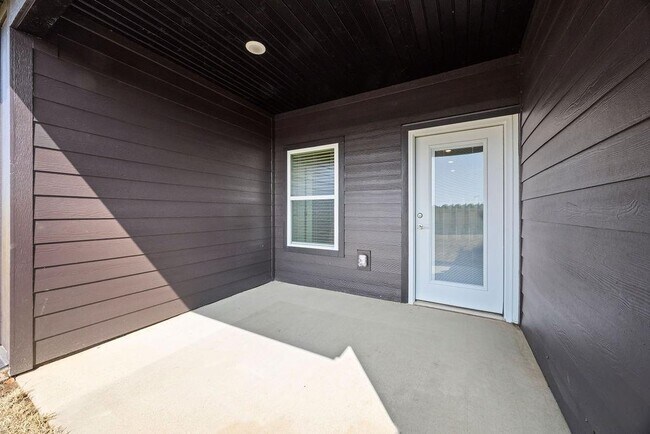 Building Photo - 1801 SW Poigai Wy