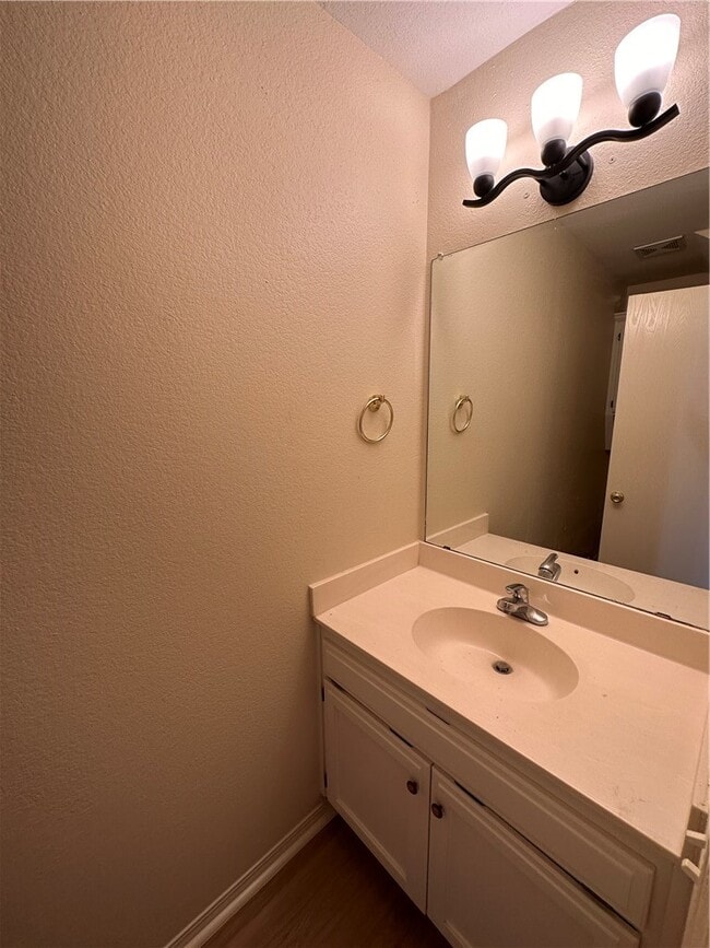 Building Photo - 2226 E Cinnamon Way