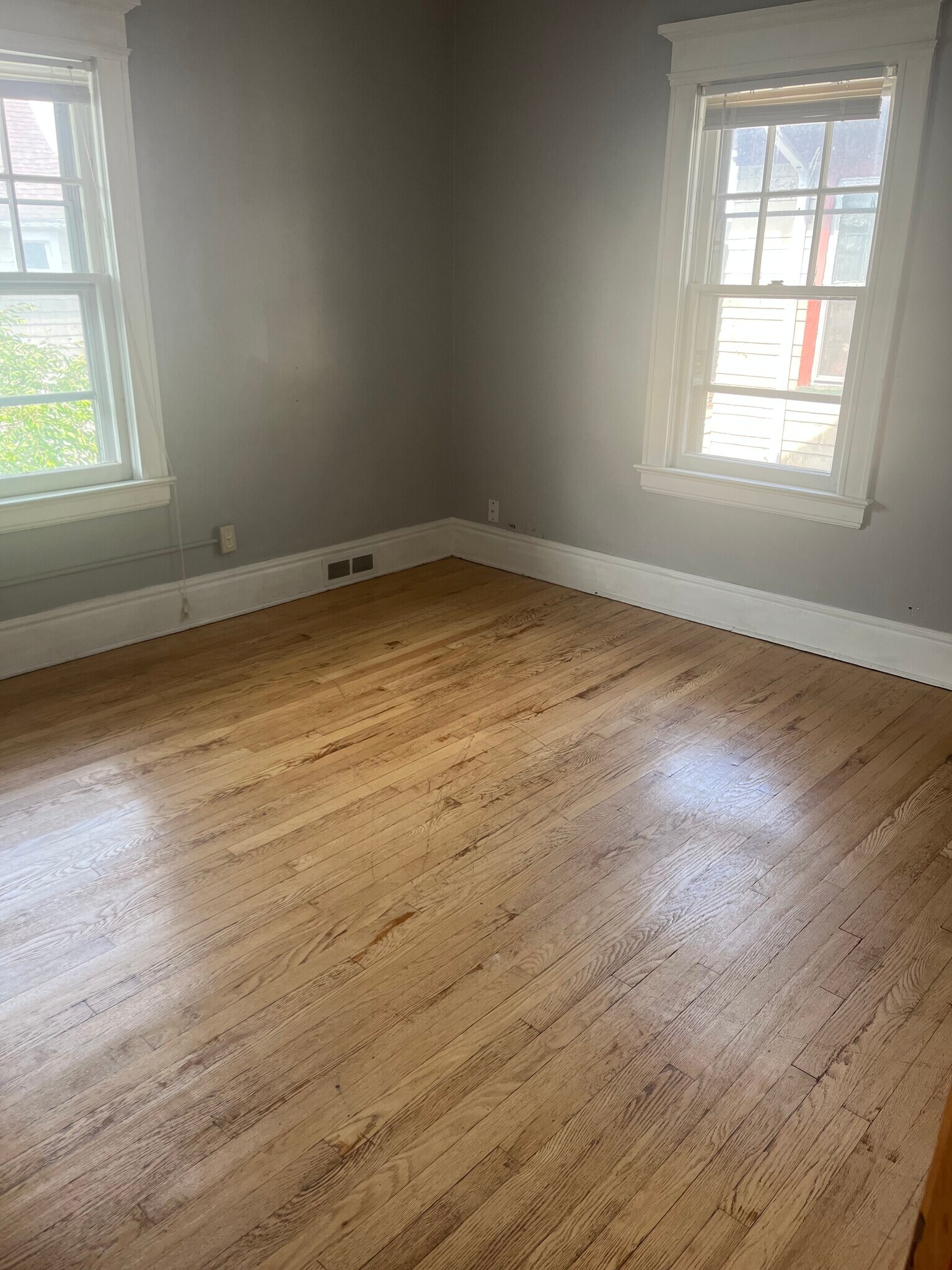 Building Photo - 6 Hinsdale St