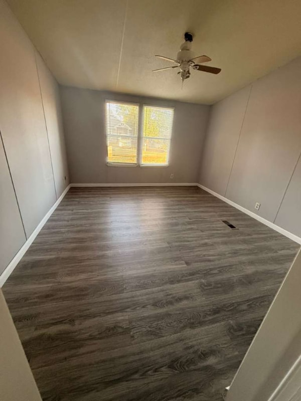 Building Photo - 16853 W Lynbrook