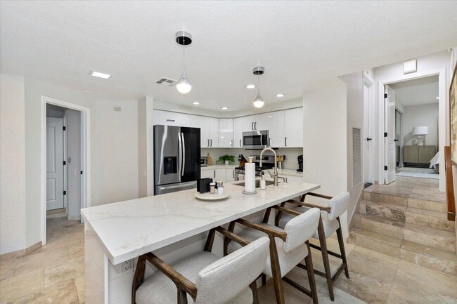 Building Photo - 73417 Foxtail Ln