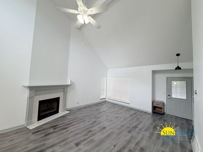 Building Photo - Charming 3 Bedroom Home in Shalimar near Eglin AFB & Hurlburt Field!