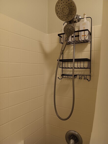 Building Photo - 2825 Tulare Ct