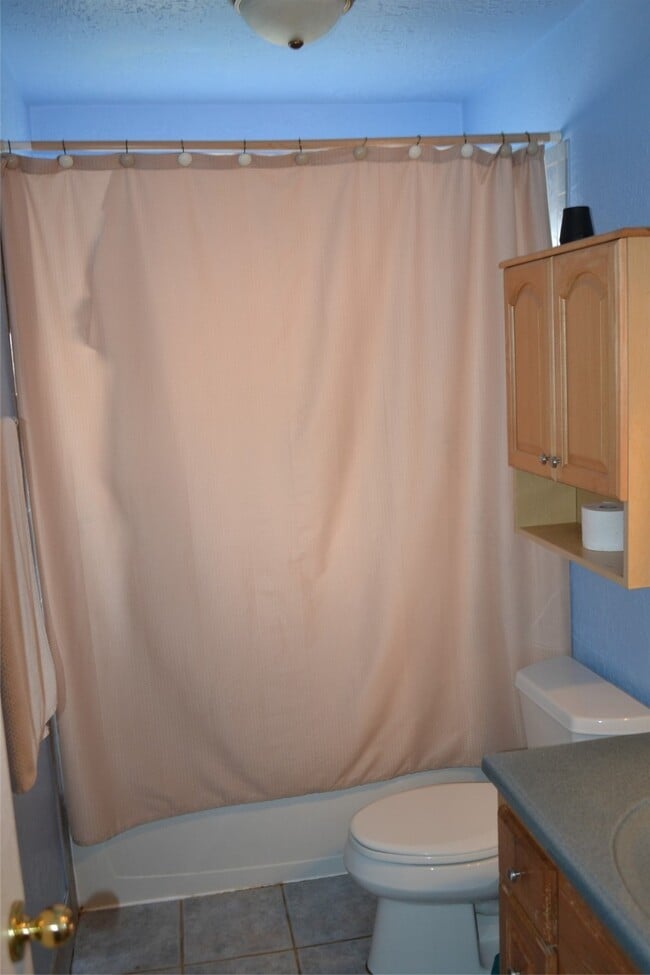 Building Photo - 7410 Crystalglen Dr