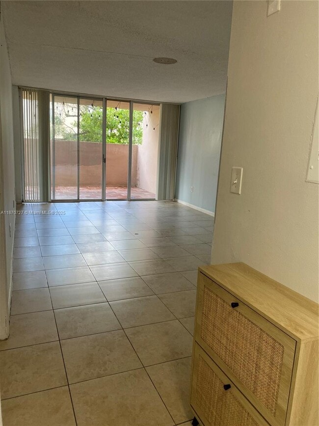 Primary Photo - 10625 SW 112th Ave
