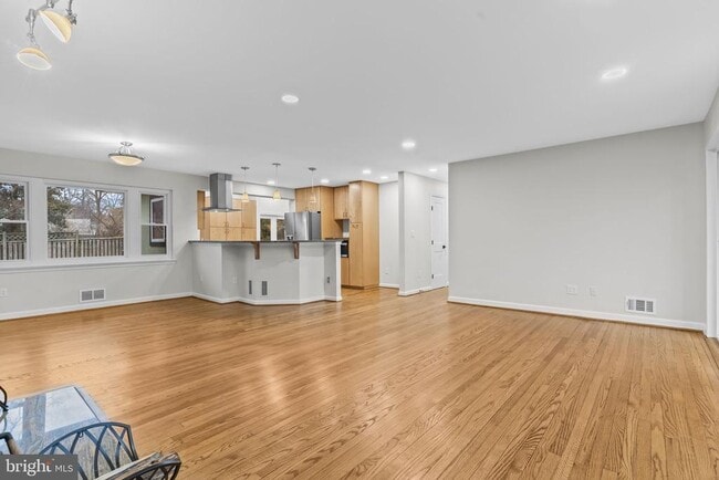 Building Photo - 7609 Woodridge Cir