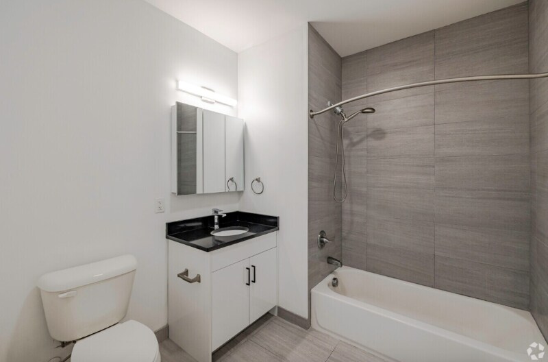 Building Photo - 21 Lakeside Ave