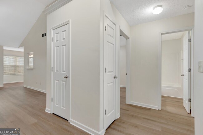 Building Photo - 503 Hunterian Pl