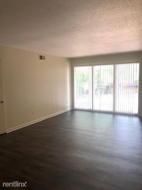 Building Photo - 2 br, 2 bath Apartment - Mendenhall Gardens
