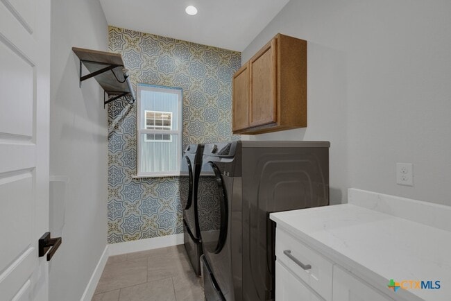Building Photo - 315 Hilltop Ridge