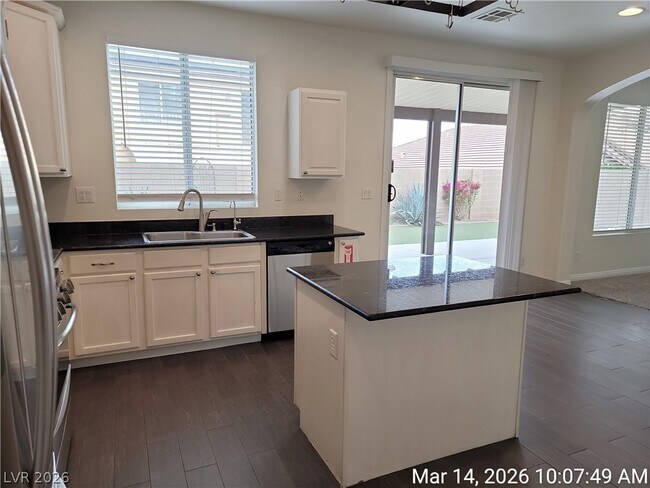 Building Photo - 998 Lone Pine River Ave