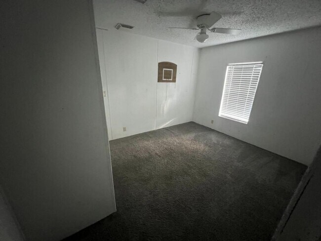 Building Photo - 5135 N Western Dr