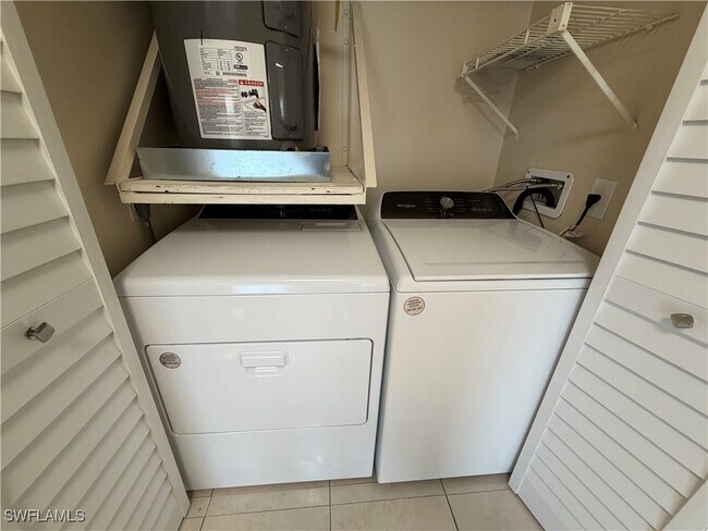 Building Photo - 5321 Summerlin Rd