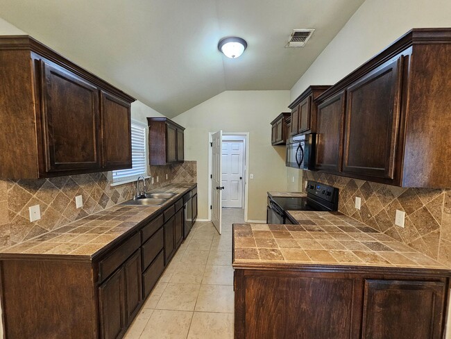 Building Photo - 1501 Rangeline Rd