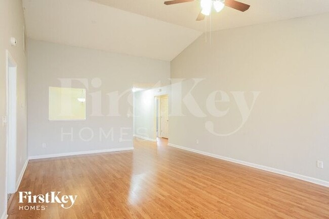 Building Photo - 15572 Dry Creek Rd