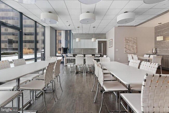 Building Photo - 2101 Market St