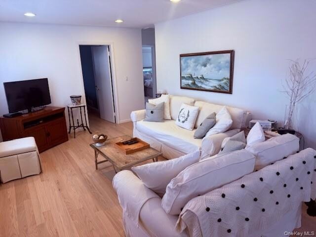 Building Photo - 16 Magee Dr