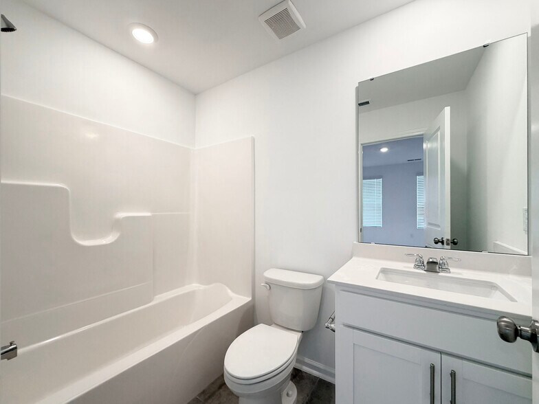 Building Photo - 3611 Elm Grove Ln