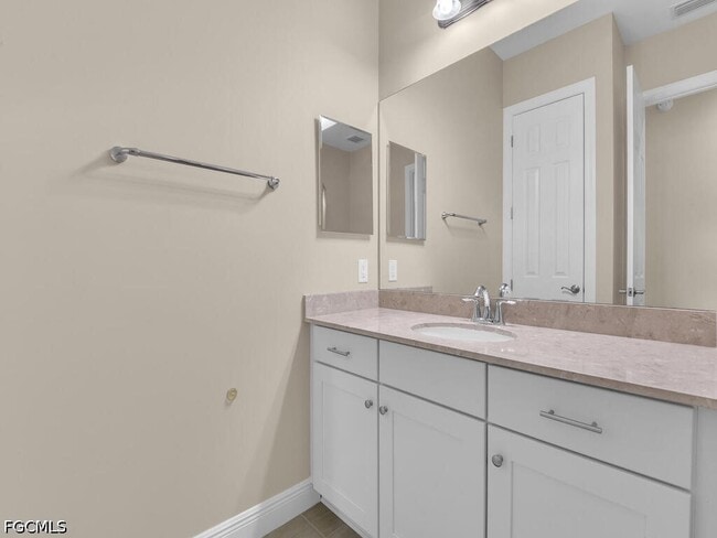 Building Photo - 10093 Avalon Lake Cir