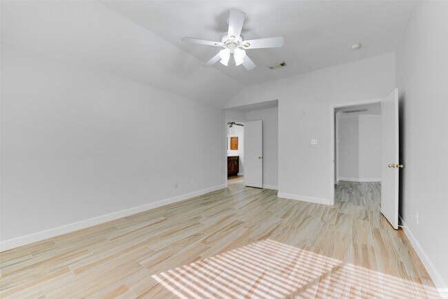 Building Photo - 6930 Haven Creek Dr