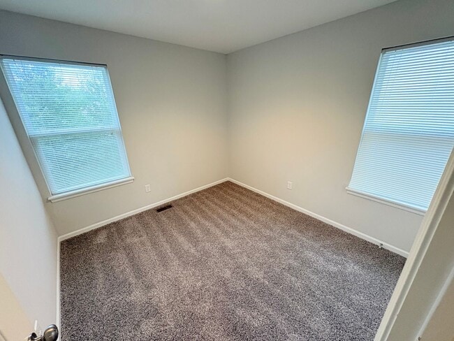 Building Photo - ***MOVE IN SPECIAL*** 3 Bedroom | 2.5 Bath...