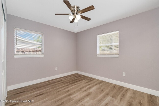 Building Photo - 1497 Breeze Ln