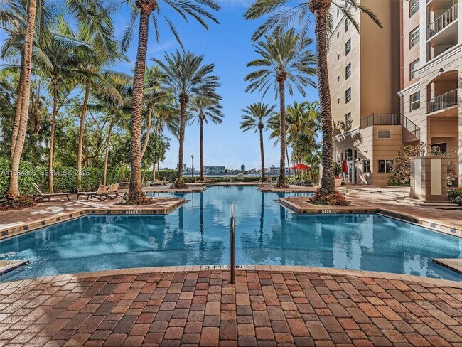 Building Photo - 17150 N Bay Rd