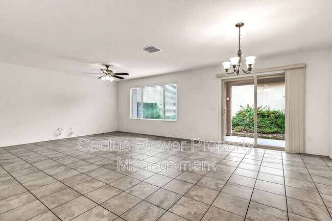 Building Photo - 1245 N Balboa