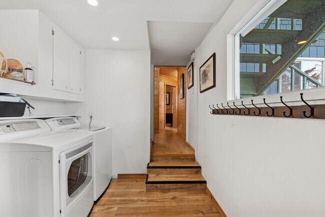 Building Photo - Whitefish Home with Great Lake Views