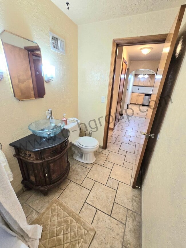 Building Photo - 5412 41st Ave