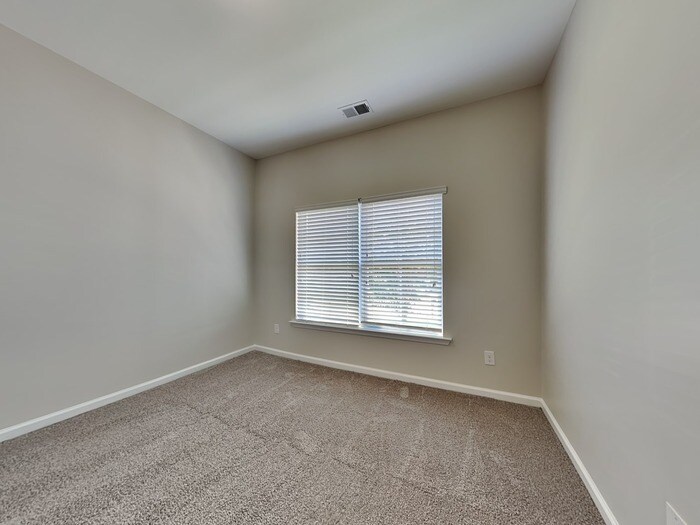 Building Photo - 232 St Andrews Pl Dr