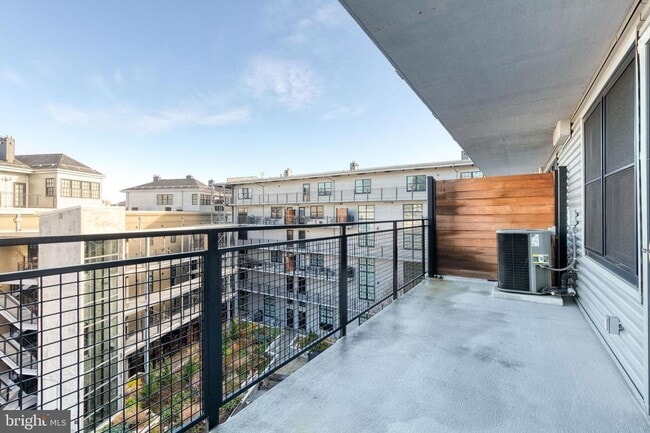 Building Photo - Live in luxury in the heart of Baltimore's esteemed Little Italy neighborhood!