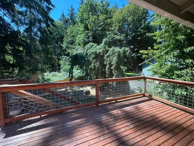 Building Photo - 3 Bed 2 Bath home with 2 Car Garage in Bellingham