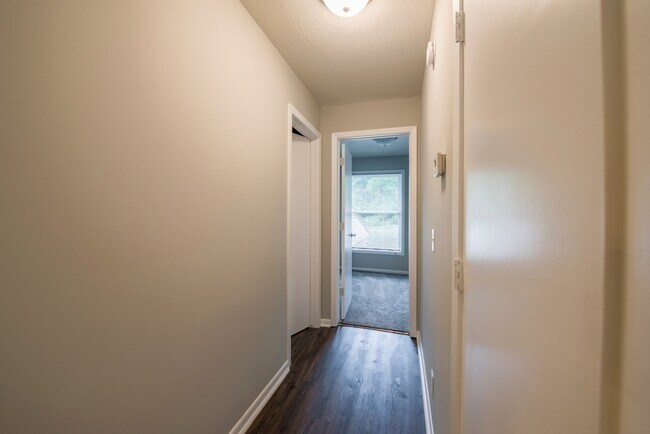 Building Photo - 5590-5592 Timber Lane Shorewood MN