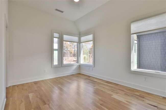 Building Photo - 287 Ravenhurst Ln