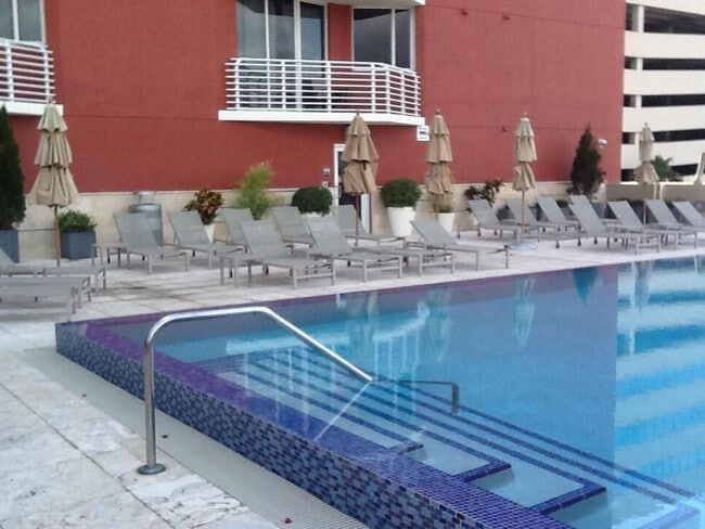 Building Photo - 1551 N Flagler Dr