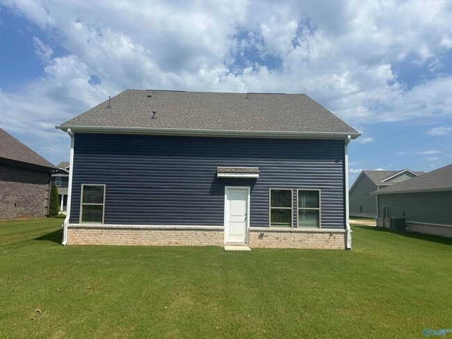 Building Photo - 15416 GRAYSON CIR