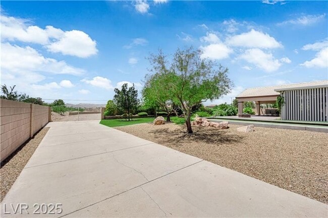 Building Photo - 1.2 Acres with Indoor & Outdoor RV Parking!!!!