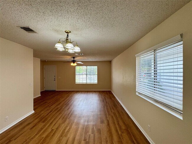 Building Photo - 109 Segovia Way