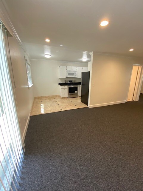 Building Photo - 740 Crocker Ave