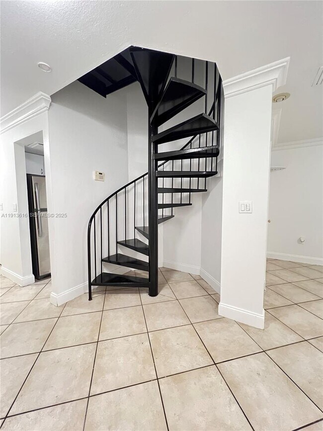 Building Photo - 6315 SW 138th Ct