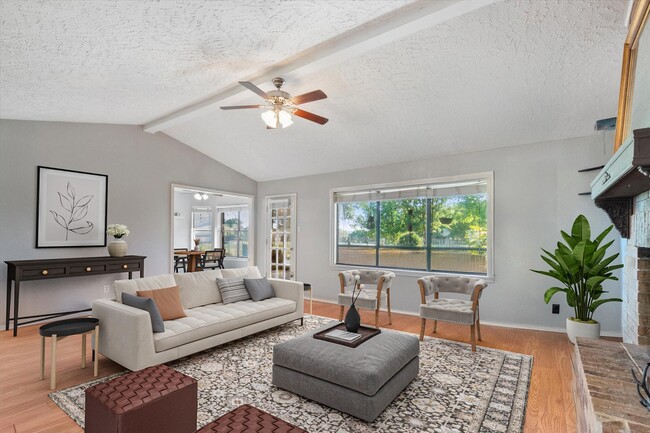 Building Photo - 421 St Andrews St